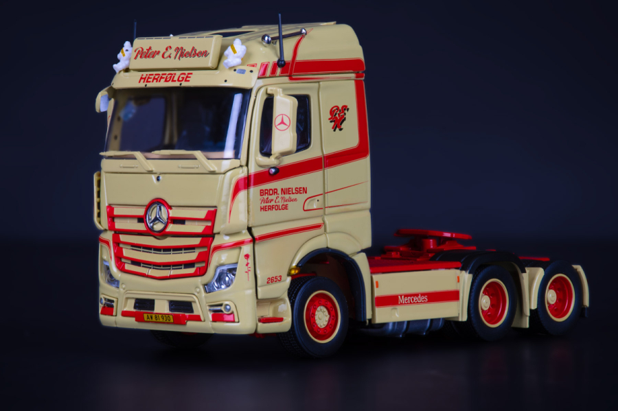 Mercedes-Benz Trucks